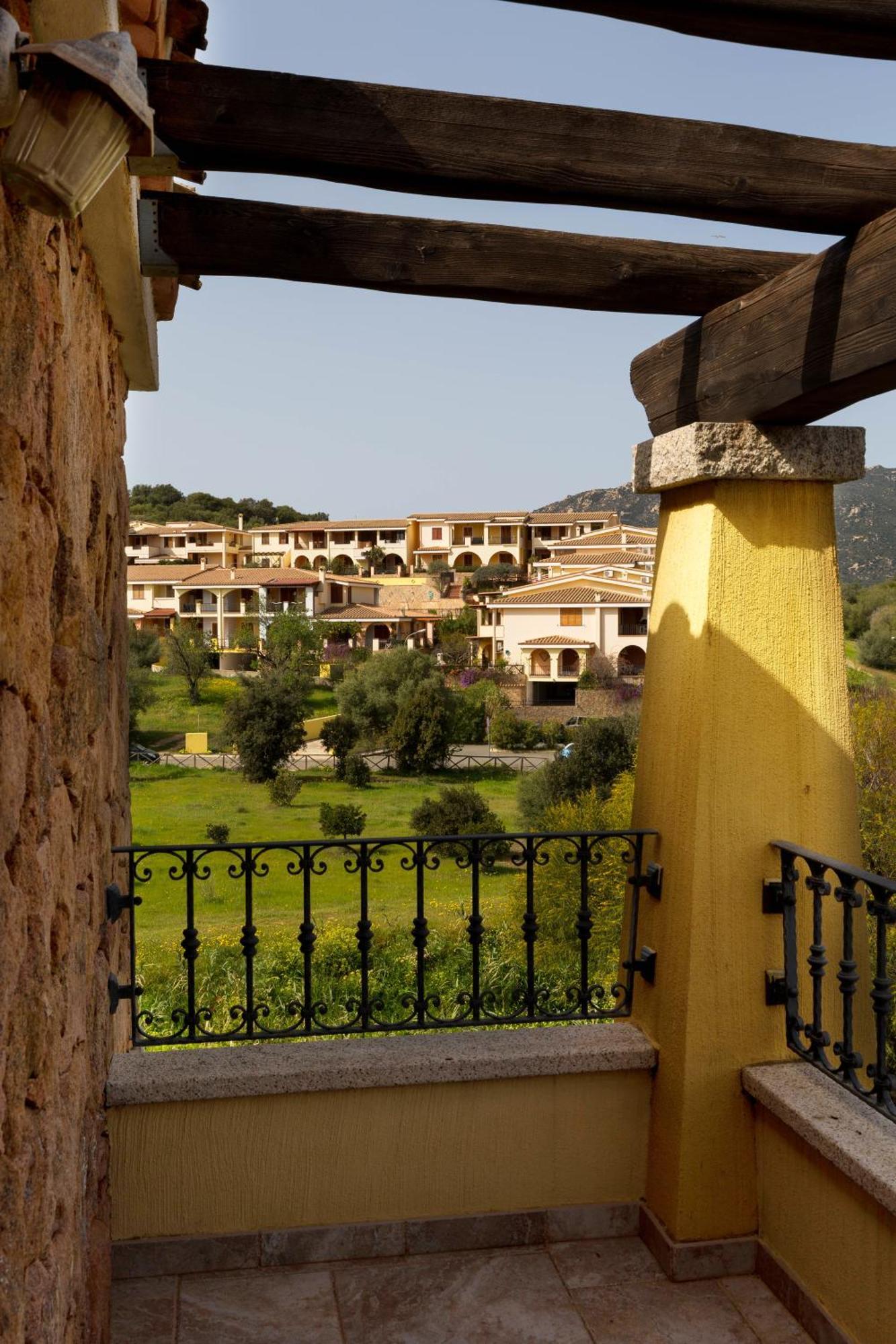Hotel Sa Suergia Villasimius Exterior photo