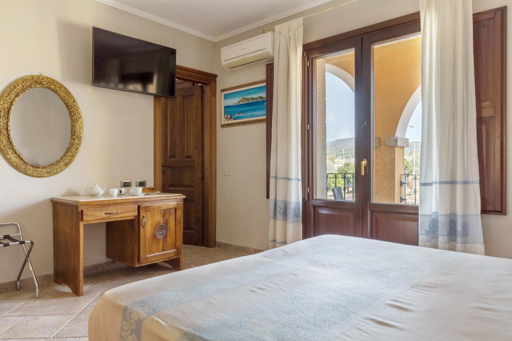 Hotel Sa Suergia Villasimius Exterior photo