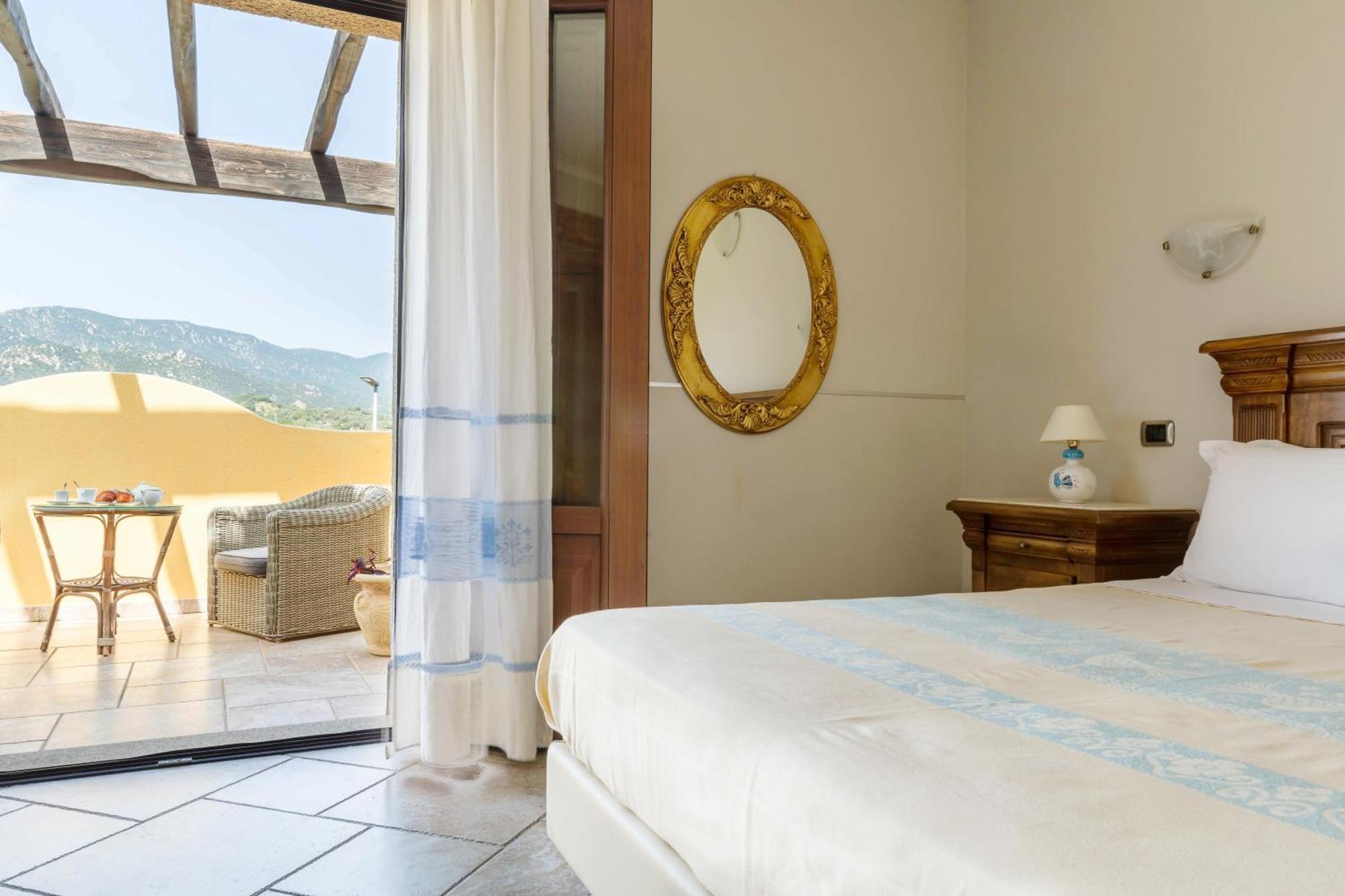Hotel Sa Suergia Villasimius Exterior photo
