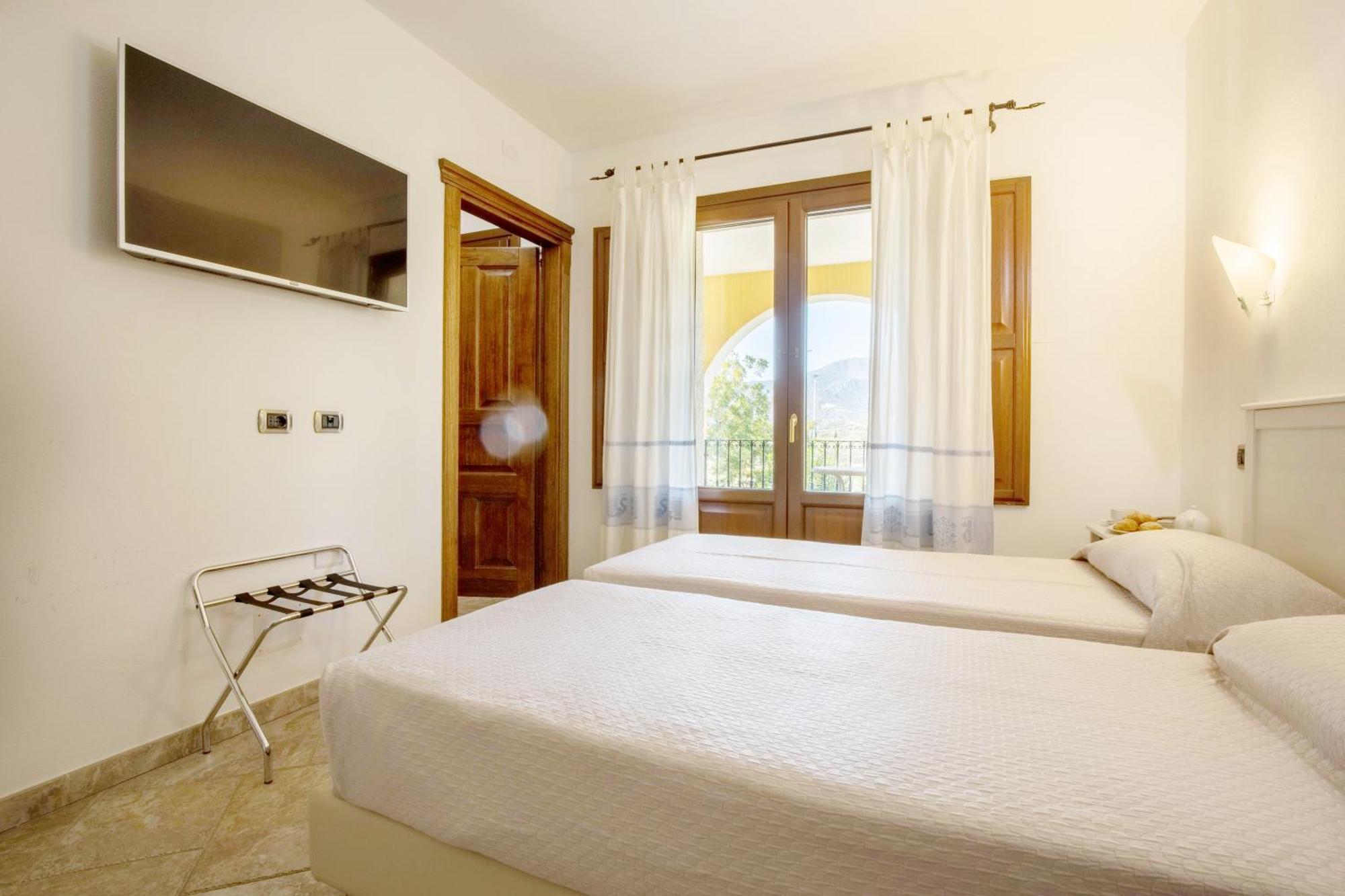Hotel Sa Suergia Villasimius Exterior photo
