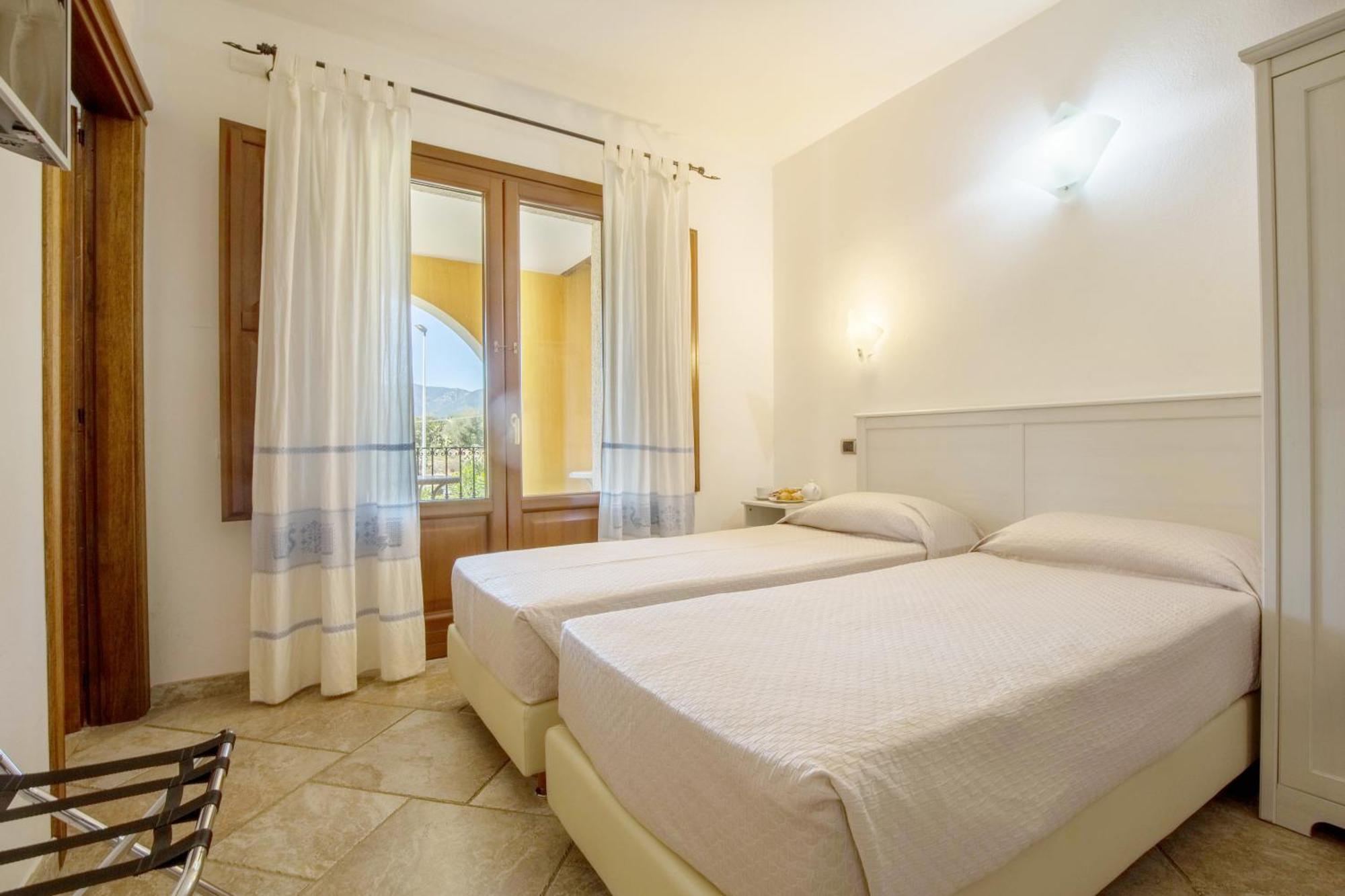 Hotel Sa Suergia Villasimius Exterior photo